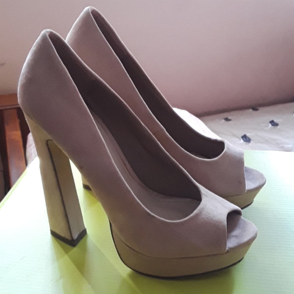 high heels - Picture 6 of 7